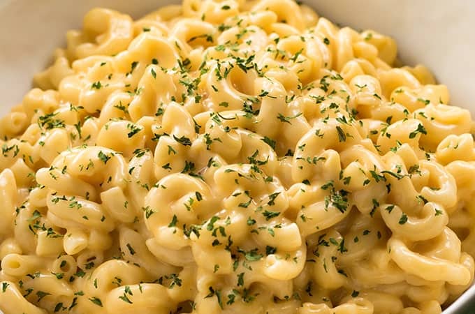 instant-pot-mac-and-cheese-featured