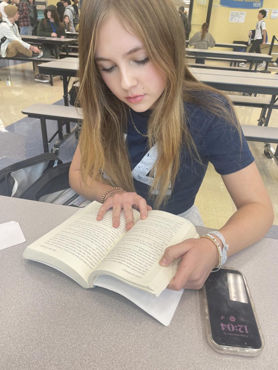 Alice Paynter reading at lunch