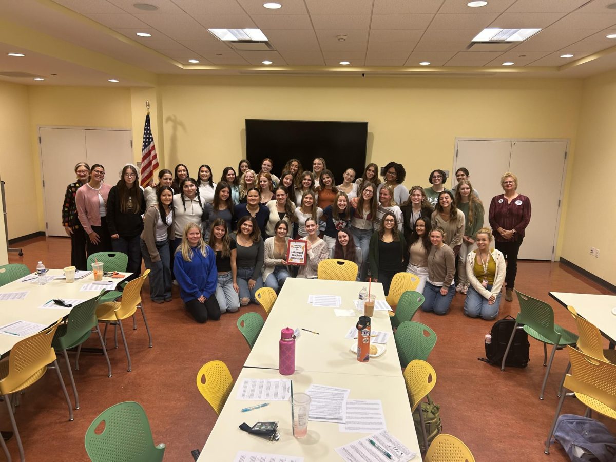 Members of the Women in Politics event pose for a group photo.