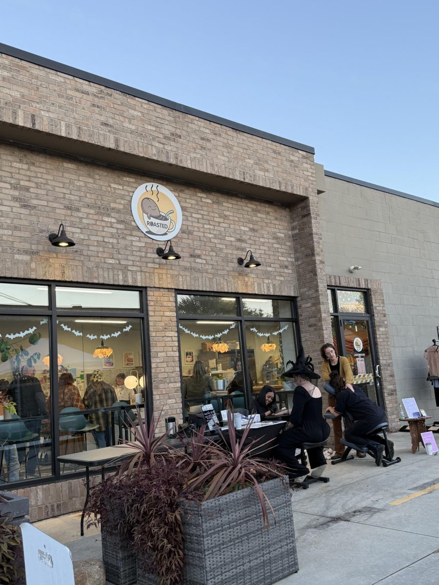Community and cozy vibes: Roasted Coffee’s fall event brings neighbors together for good drinks, laughter, and local fun.