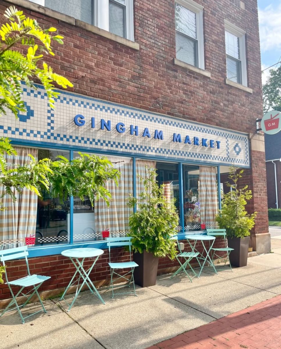 Scenery of the outside seating. 