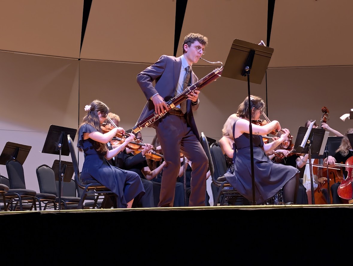 Alessio Matera playing the “Concerto in B flat for Bassoon and Orchestra” with the orchestra.